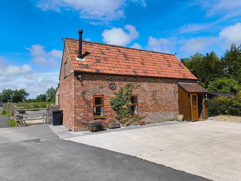 Property photo 1 of 19 Frontage