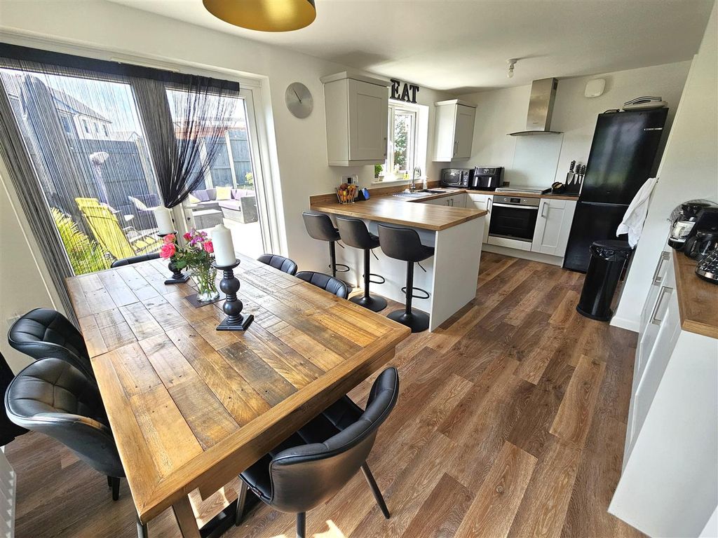 Property photo 2 of 20 Kitchen-Diner.Jpg