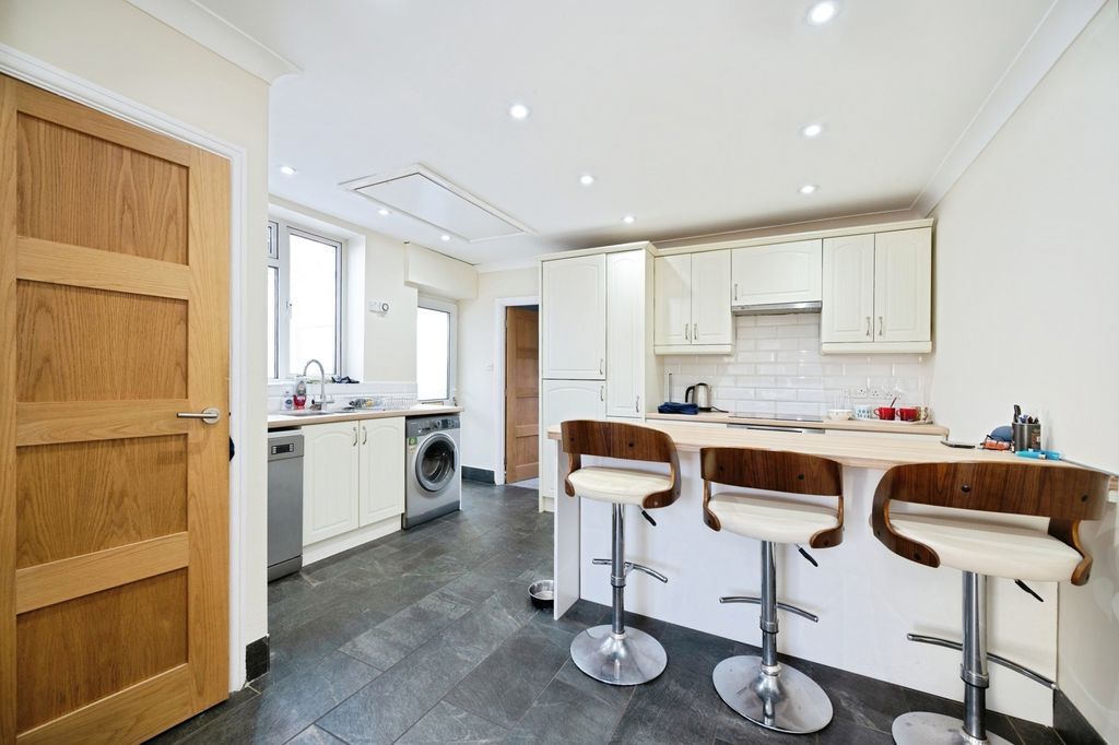 Property photo 2 of 14 Pbox-Img.Jpg