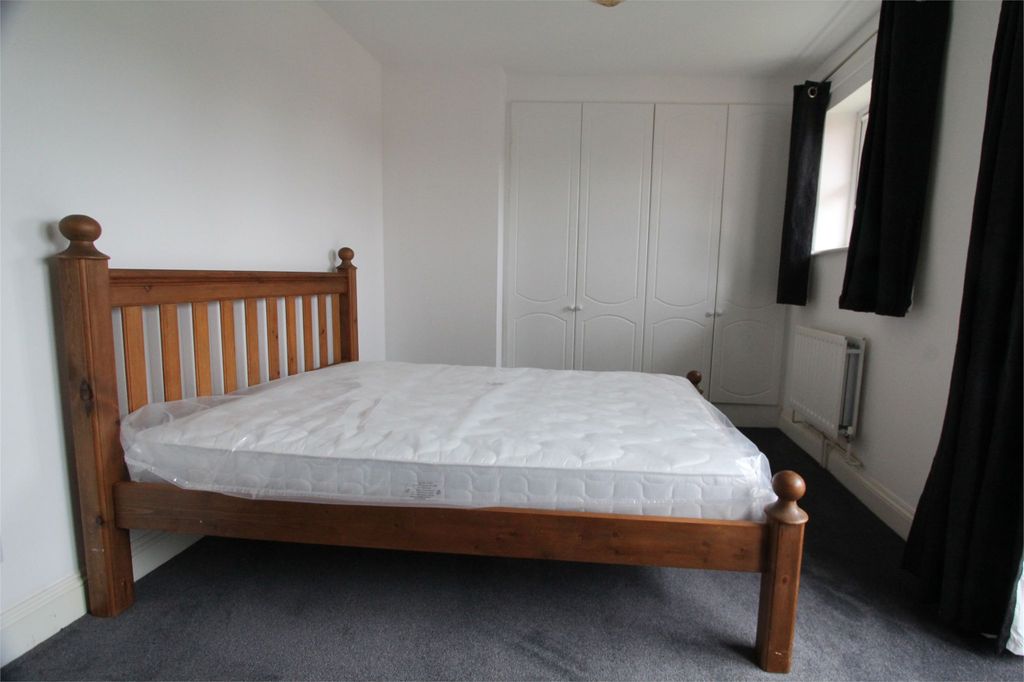 Property photo 2 of 12 Photograph 3