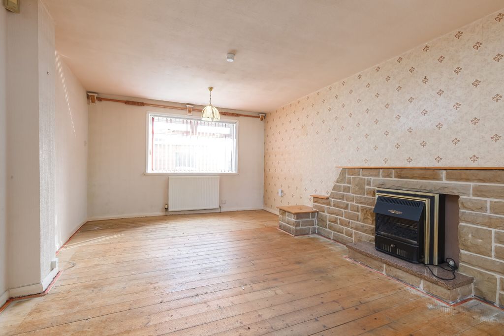 Property photo 3 of 12