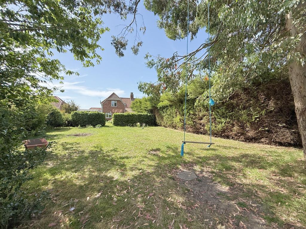 Property photo 2 of 16