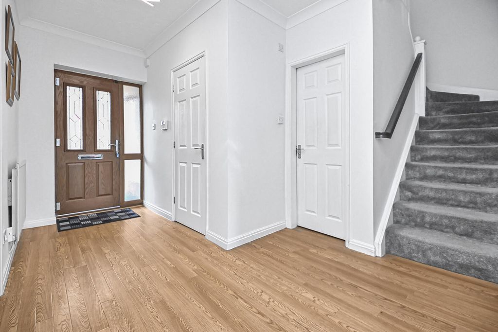 Property photo 3 of 32 Hallway