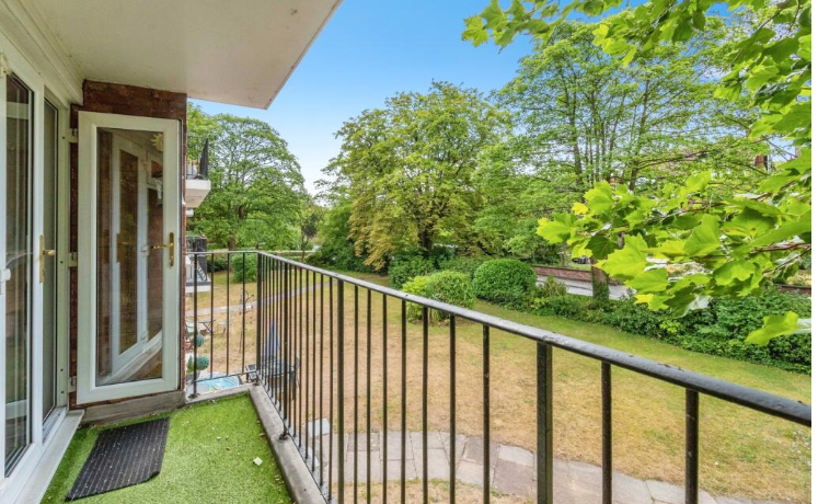 Property photo 3 of 11 Balcony