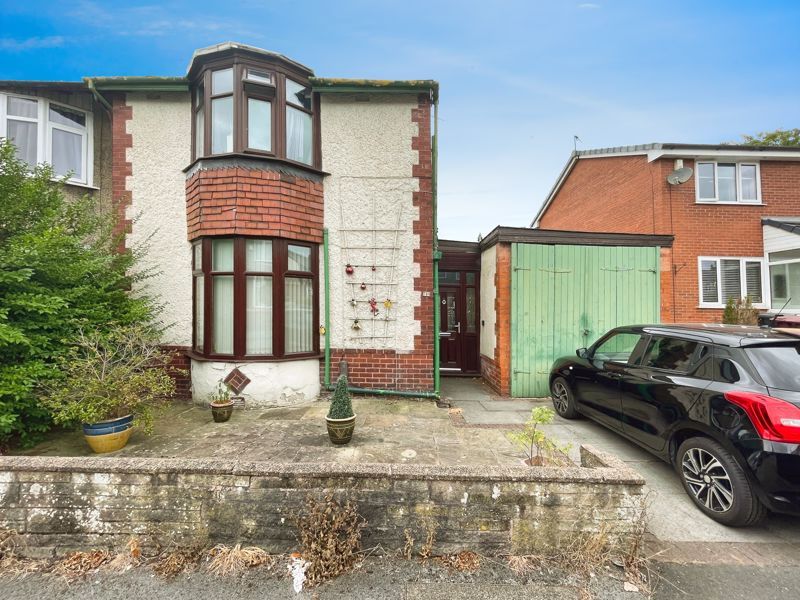 Property photo 1 of 12 External