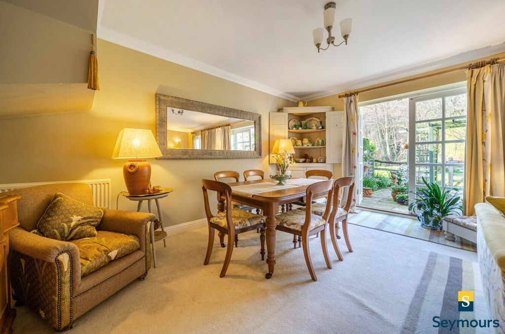 Property photo 3 of 17 Dining Area