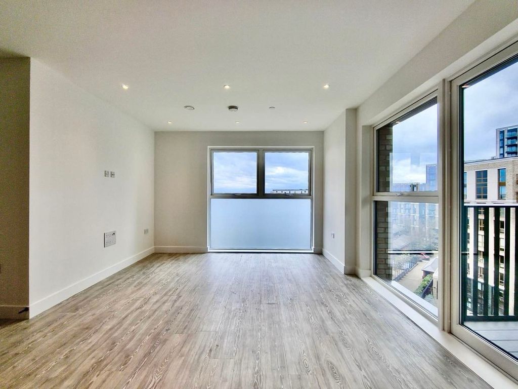 Property photo 3 of 14