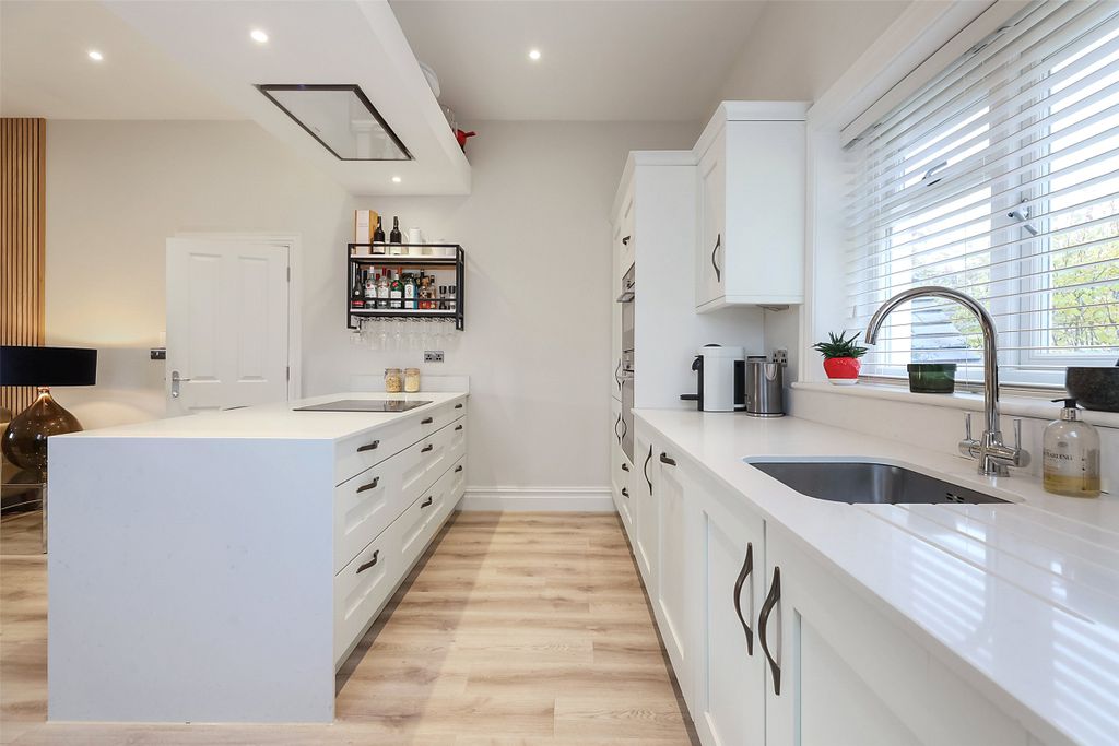 Property photo 3 of 16 Picture No. 02