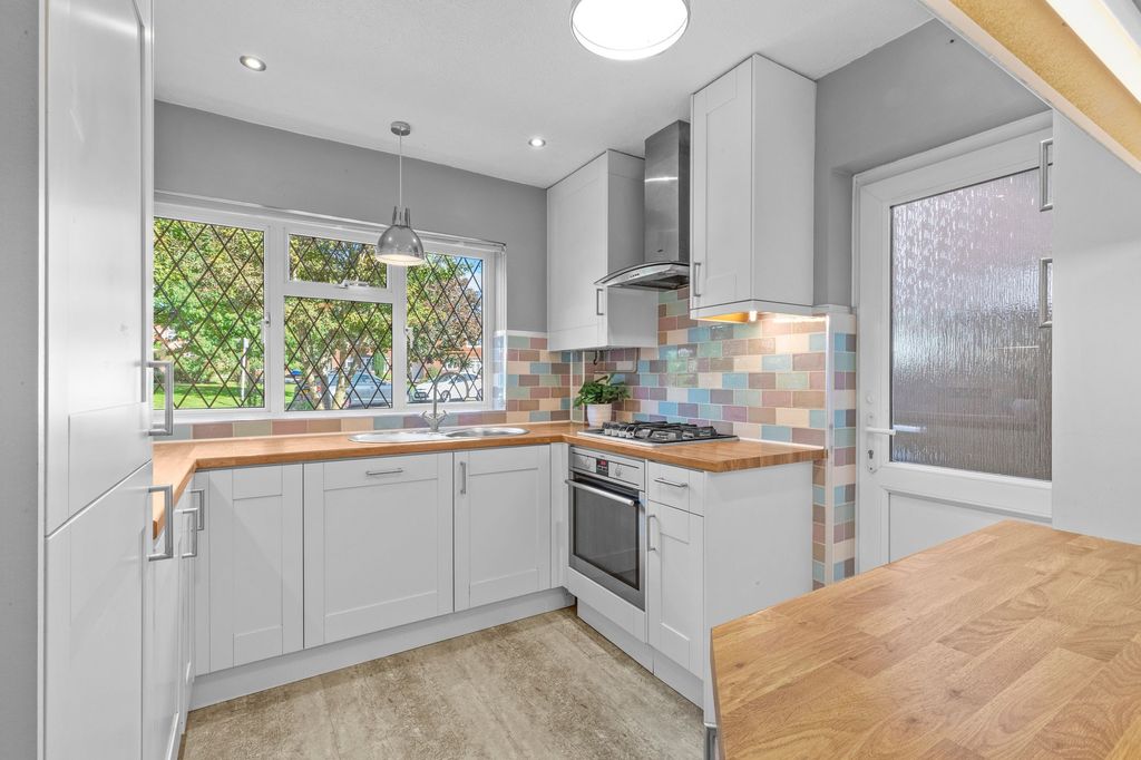 Property photo 3 of 17