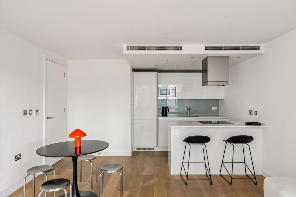 Property photo 3 of 14 Image