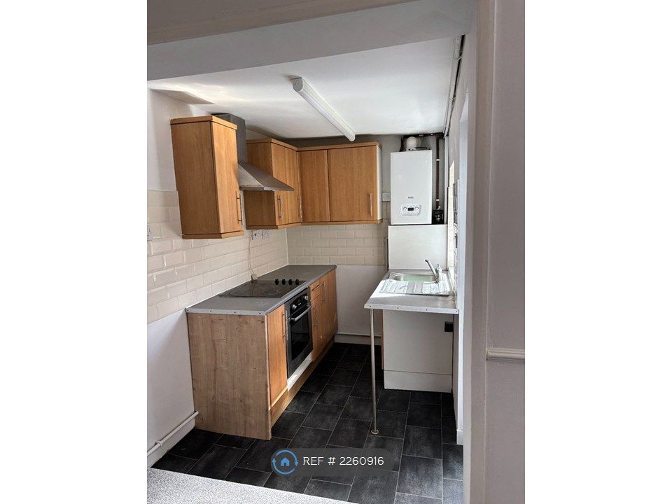 Property photo 3 of 12 Kitchen