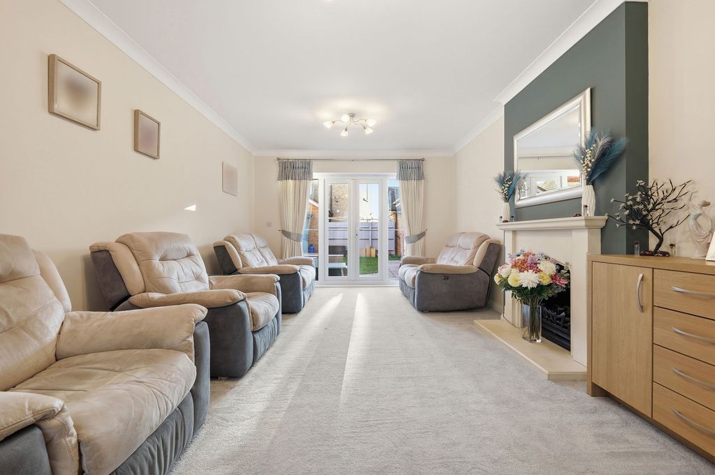 Property photo 3 of 34