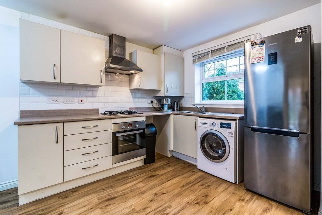 Property photo 3 of 8 Photo