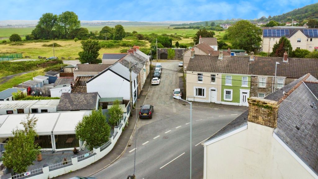 Property photo 2 of 23 4128612