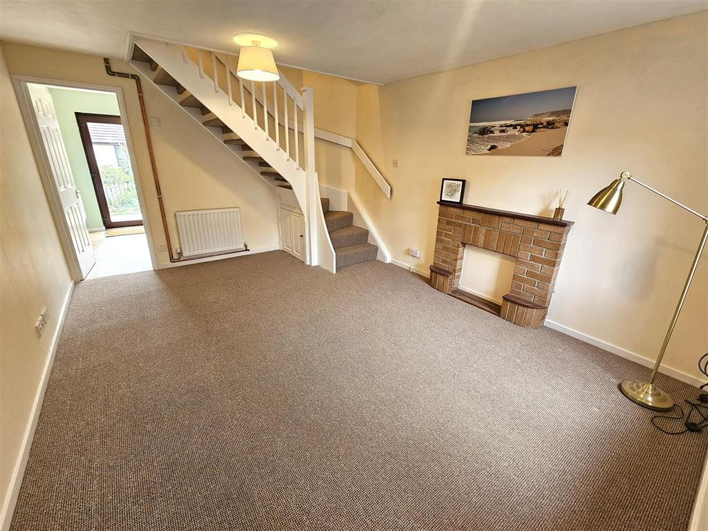 Property photo 3 of 13 Living Room.Jpg