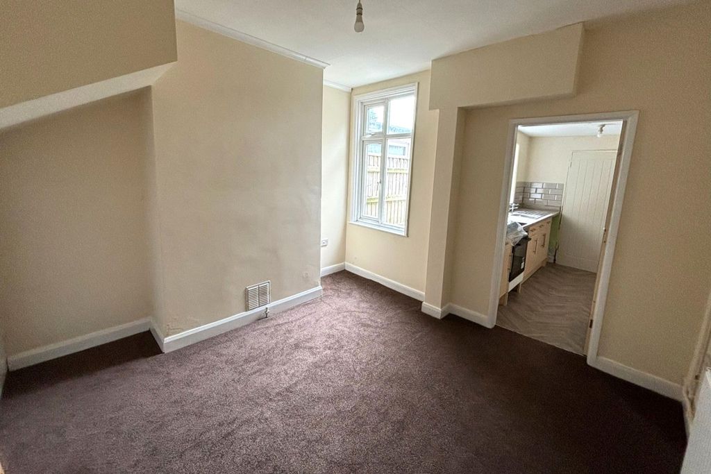 Property photo 3 of 7 Dining Room