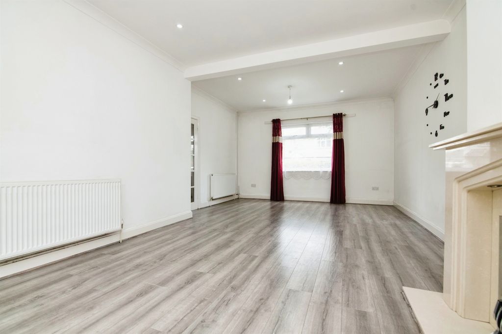 Property photo 2 of 8 Living Room