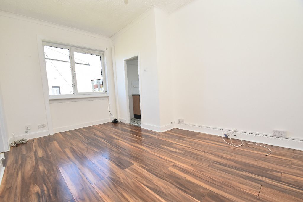 Property photo 2 of 18 5067002