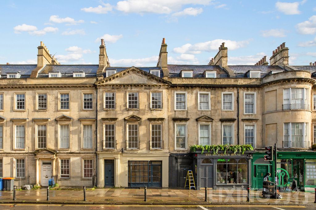 8 bed town house for sale Bath