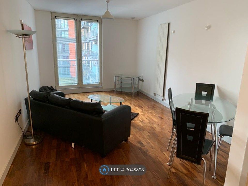 Property photo 1 of 7 Front Room