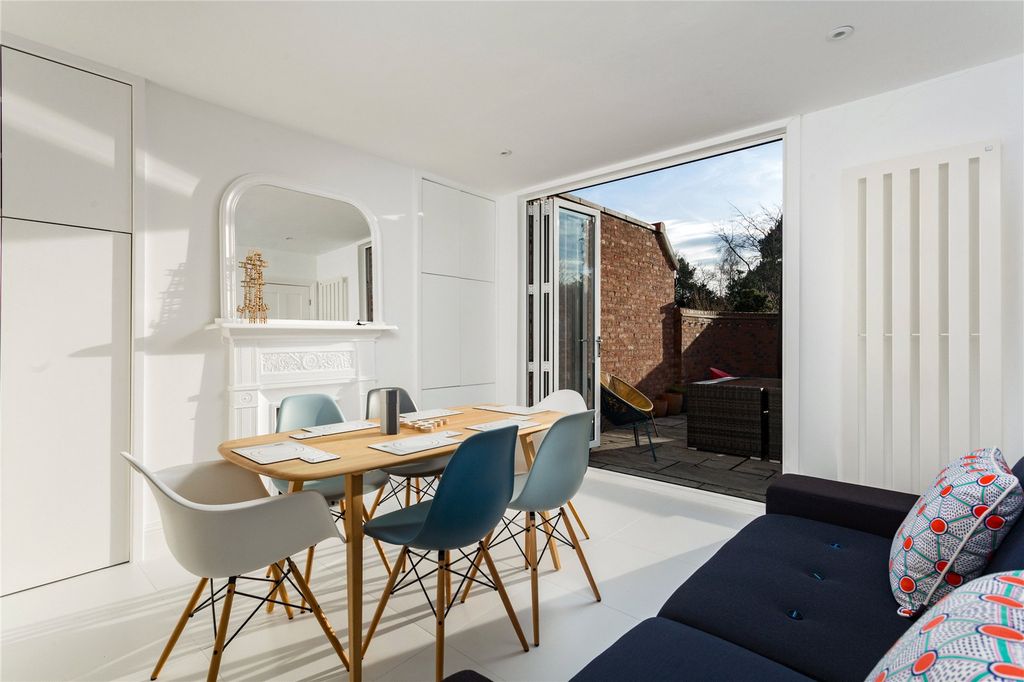 Property photo 3 of 12 Dining Room