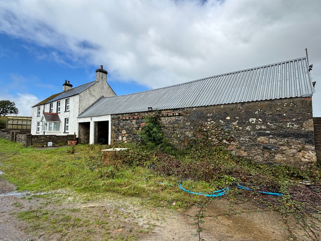 Property photo 2 of 19