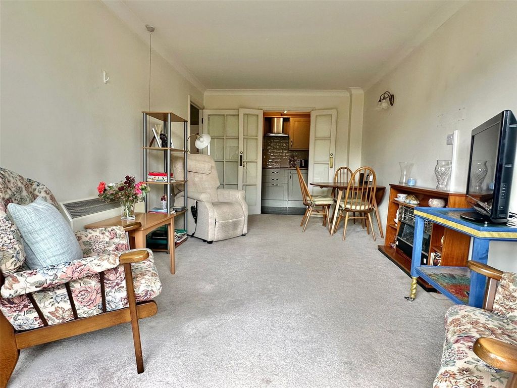 Property photo 2 of 11 Picture No. 12