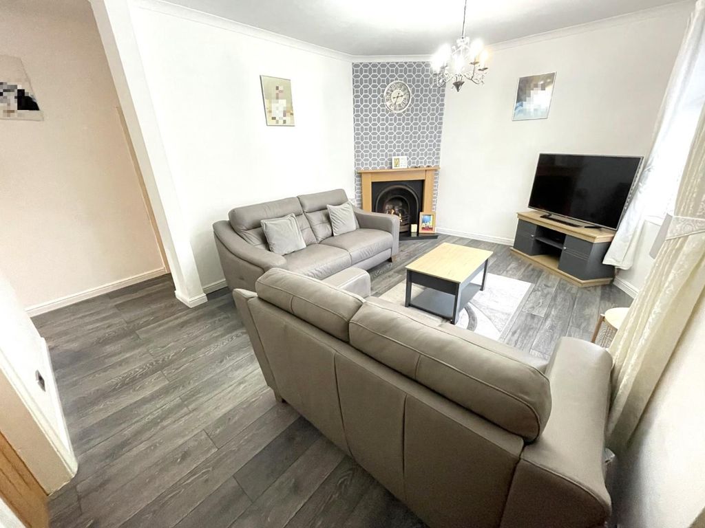 Property photo 3 of 23 Lounge