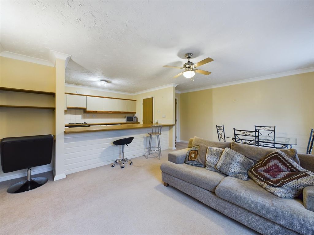 Property photo 2 of 19 Living/Dining Room