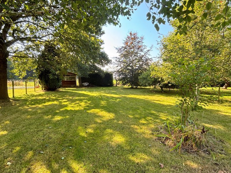 Property photo 3 of 21 Photo 16