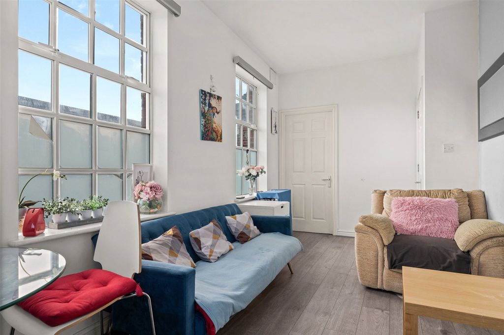 Property photo 3 of 6 Picture No. 04