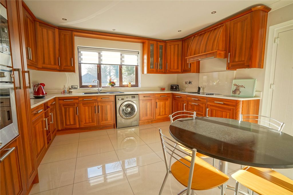 Property photo 3 of 22 Picture No. 08