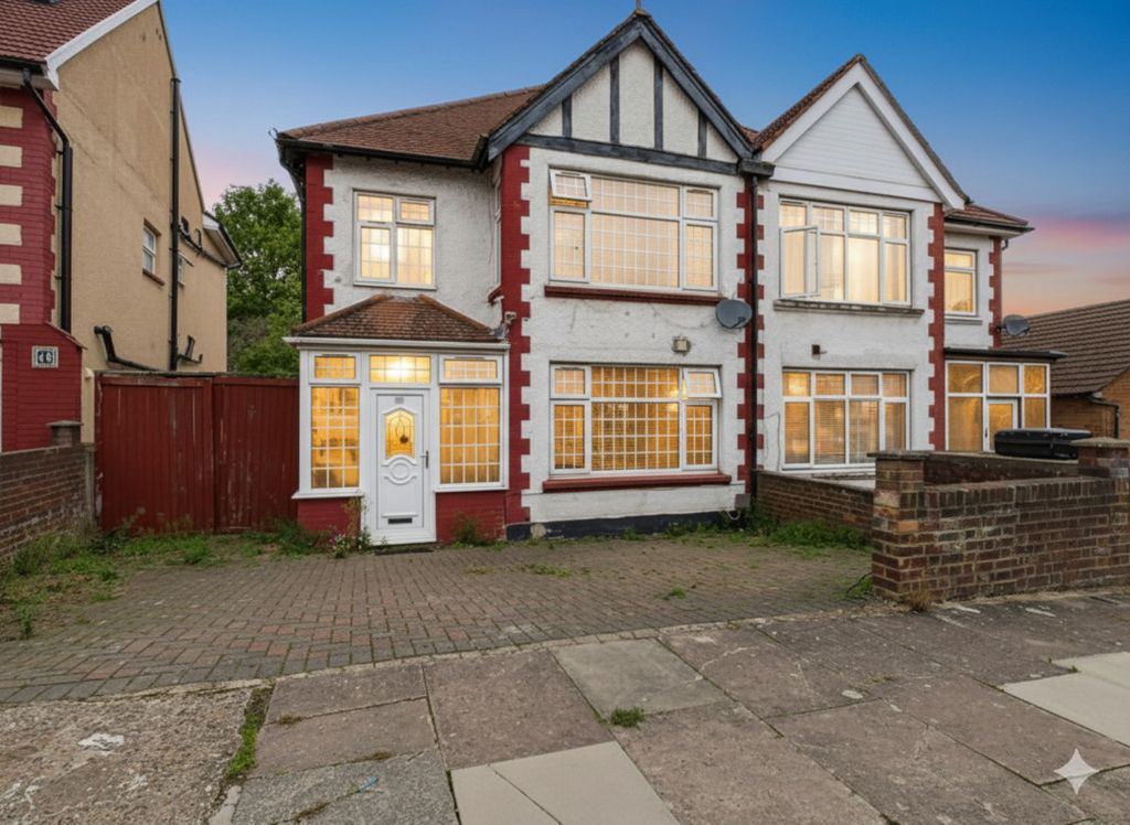 Property photo 2 of 17