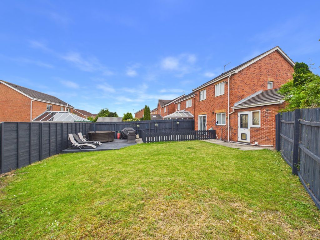 Property photo 2 of 19 5209073