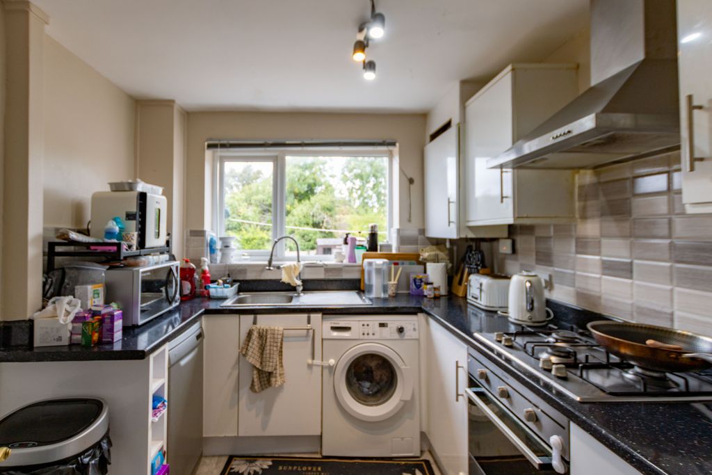 Property photo 3 of 10 Img_2557_1