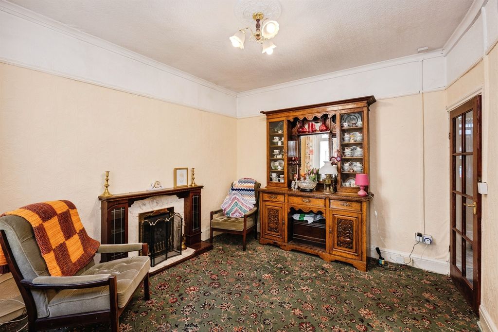 Property photo 2 of 16