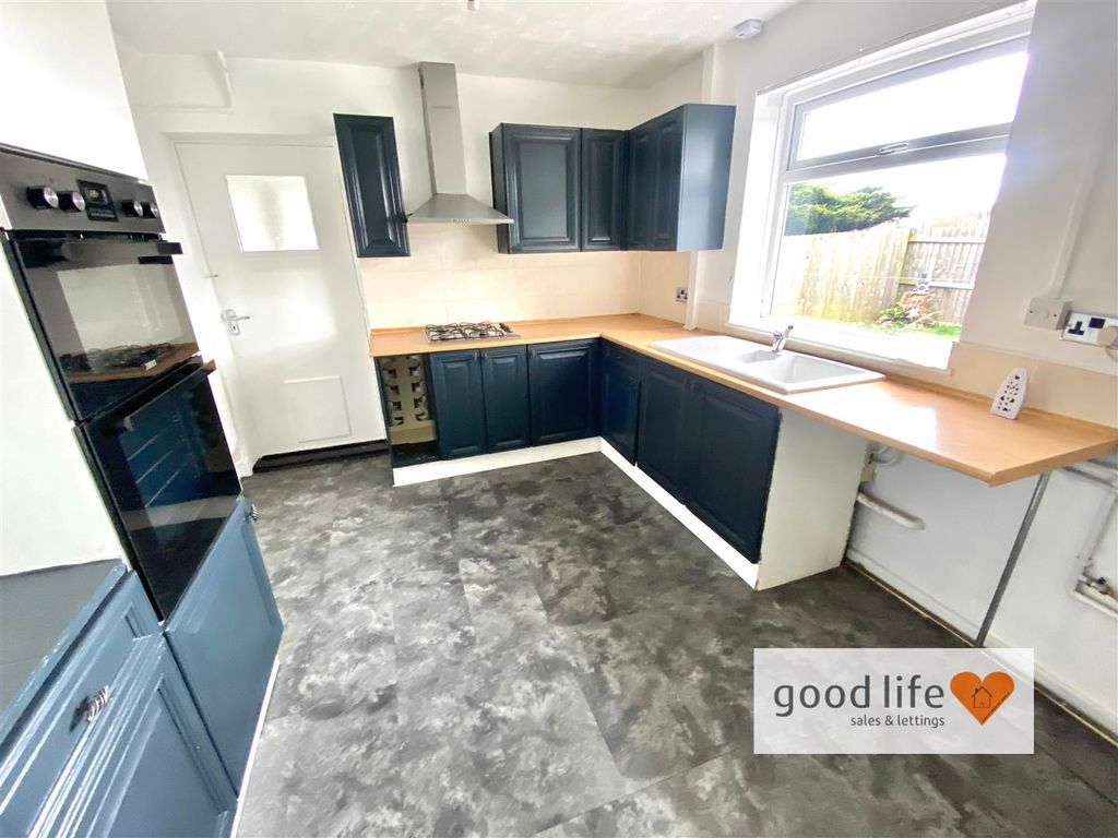 Property photo 3 of 10 20260330_134133469_Ios69Prestburyroad.Jpg