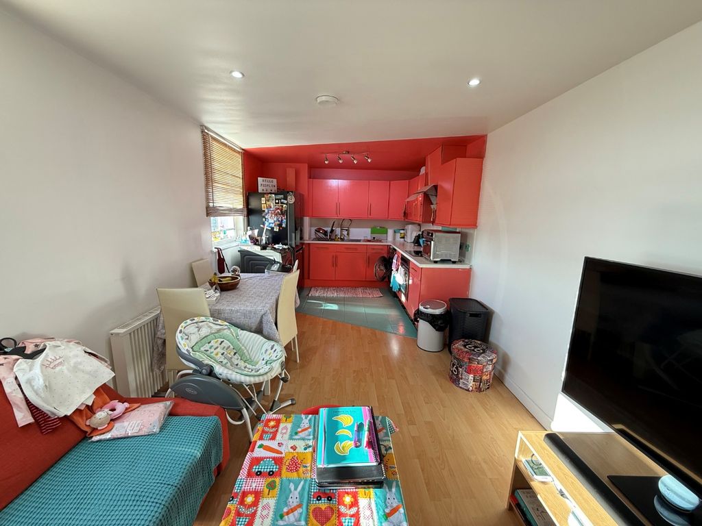 Property photo 3 of 6 4586495