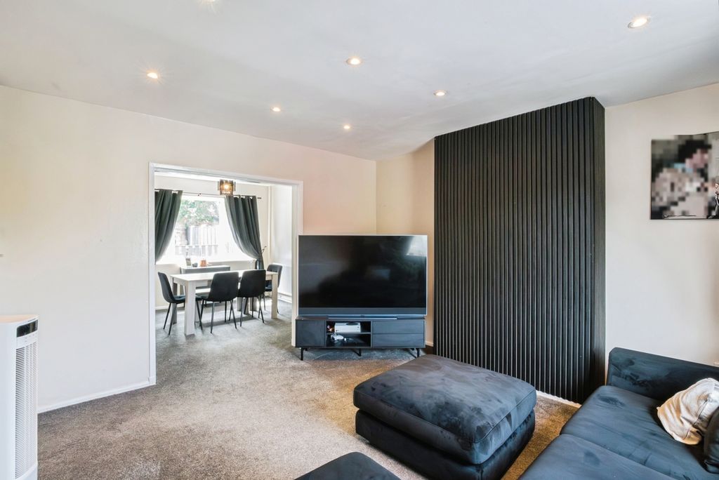 Property photo 3 of 18 Pbox-Img.Jpg