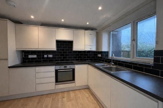 Property photo 3 of 14 Kitchen