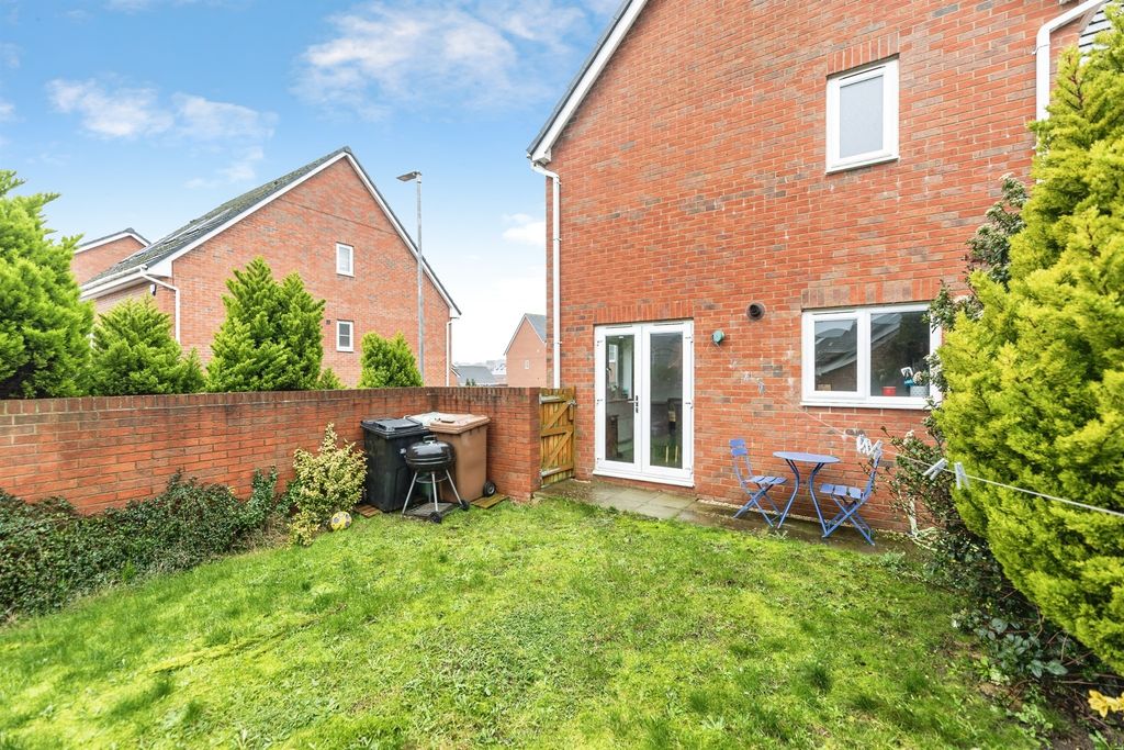 Property photo 2 of 14