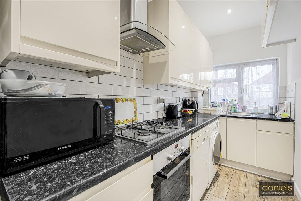 Property photo 3 of 13 21_65507_Watermarked.Jpg