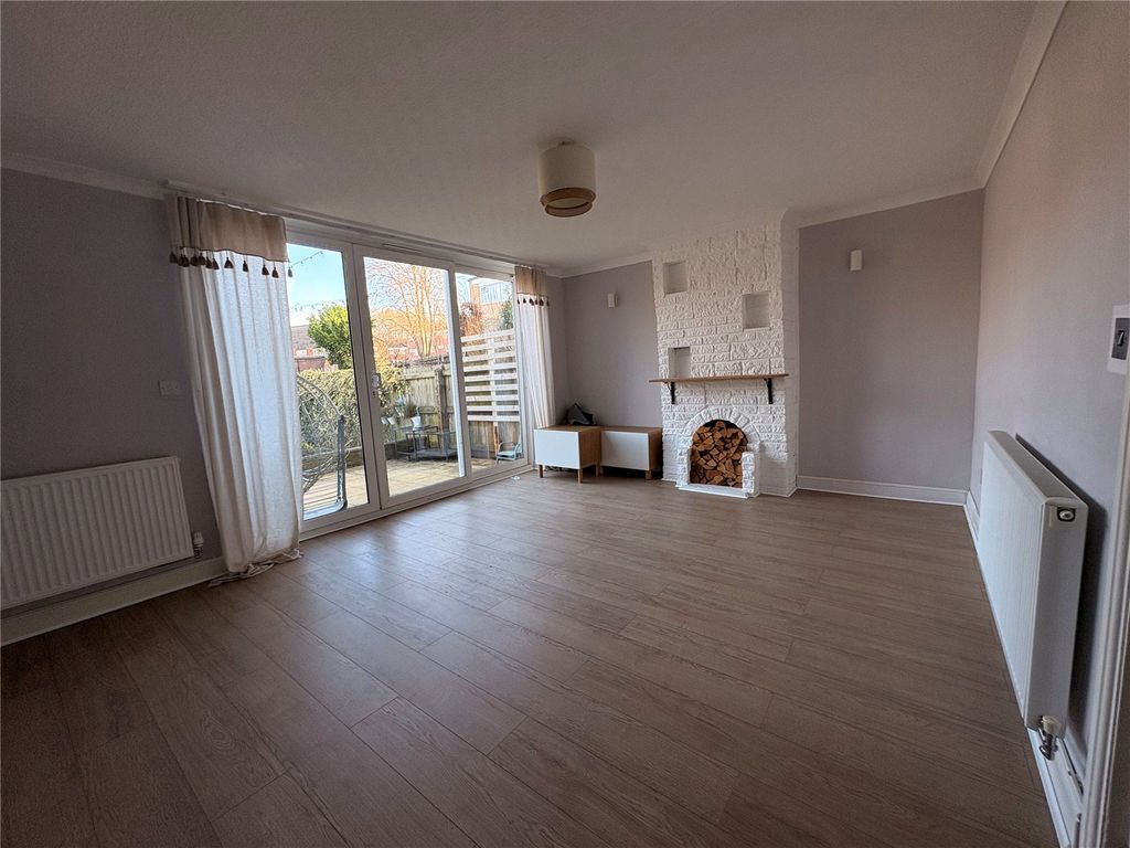 Property photo 3 of 19 Picture No. 24