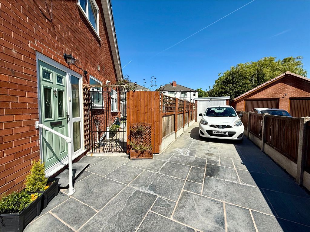 Property photo 2 of 21 Picture No. 19