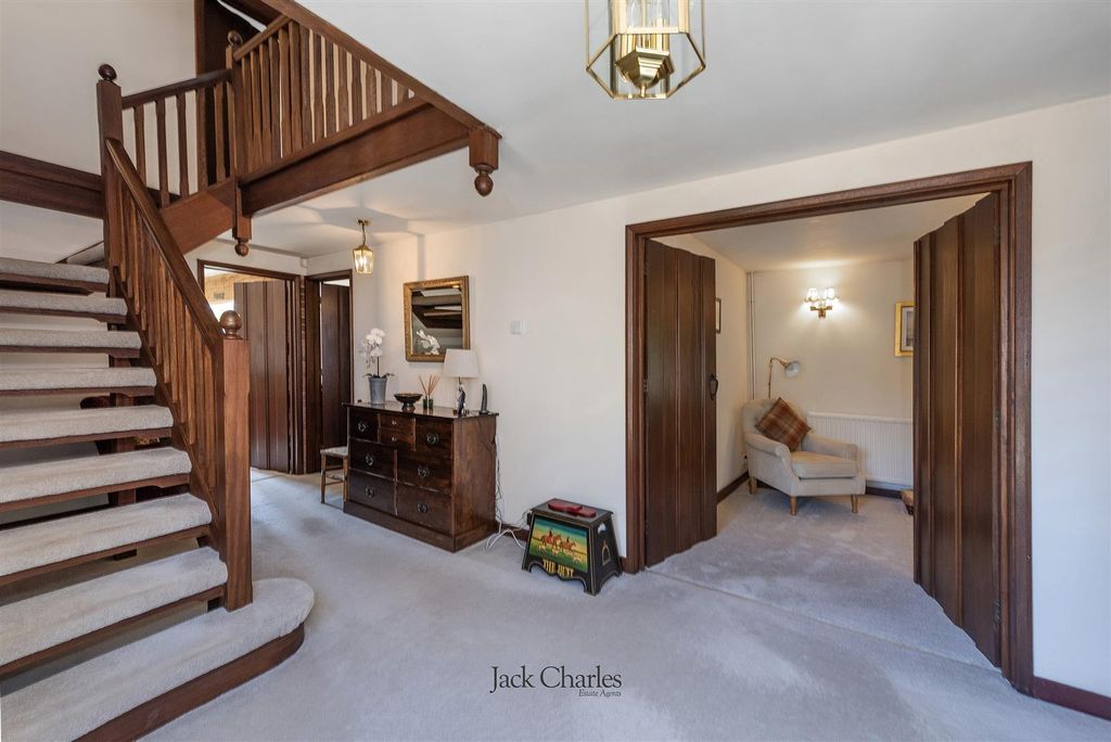 Property photo 2 of 19 Grove Barn, Tn11 8Nu 008.Jpg