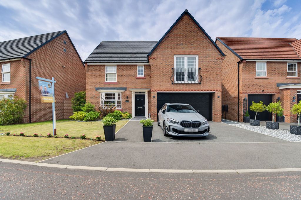 Property photo 1 of 32