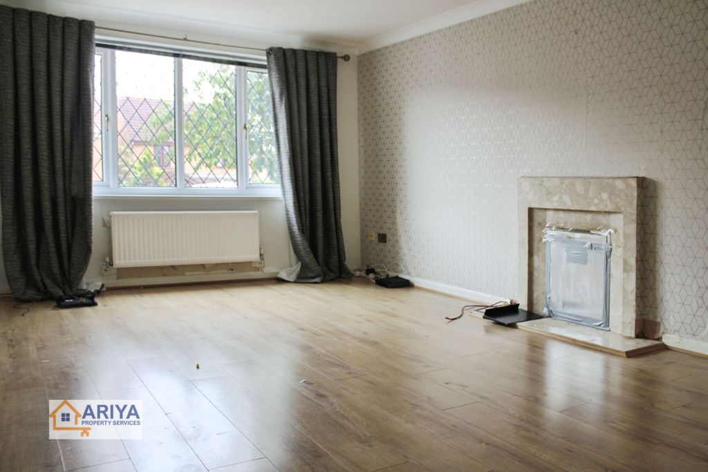 Property photo 2 of 19