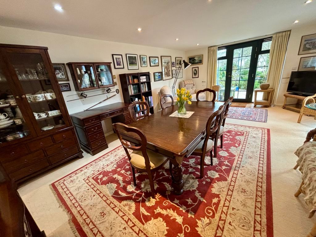 Property photo 2 of 25 Photo 11