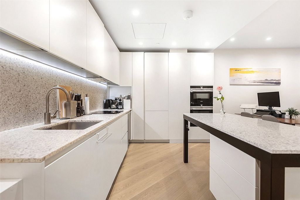 Property photo 2 of 38 Picture No. 19