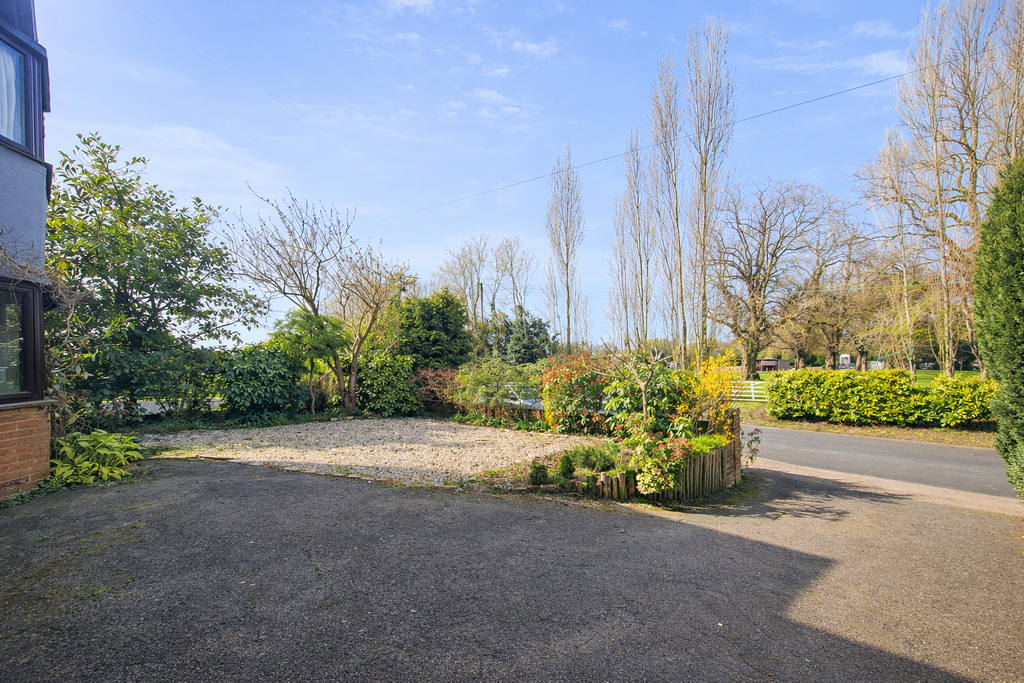 Property photo 3 of 49